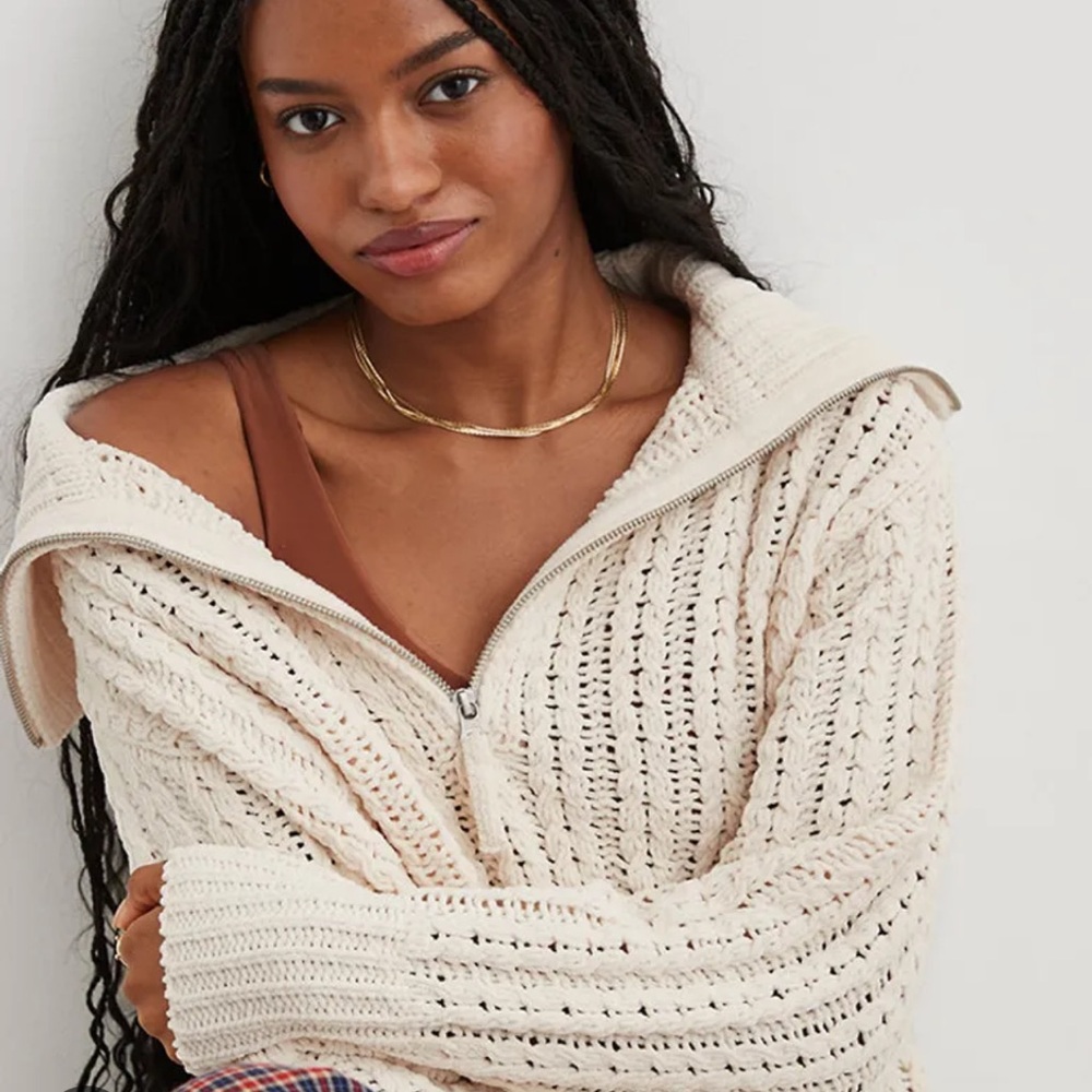 aerie cable car quarter zip sweater size M